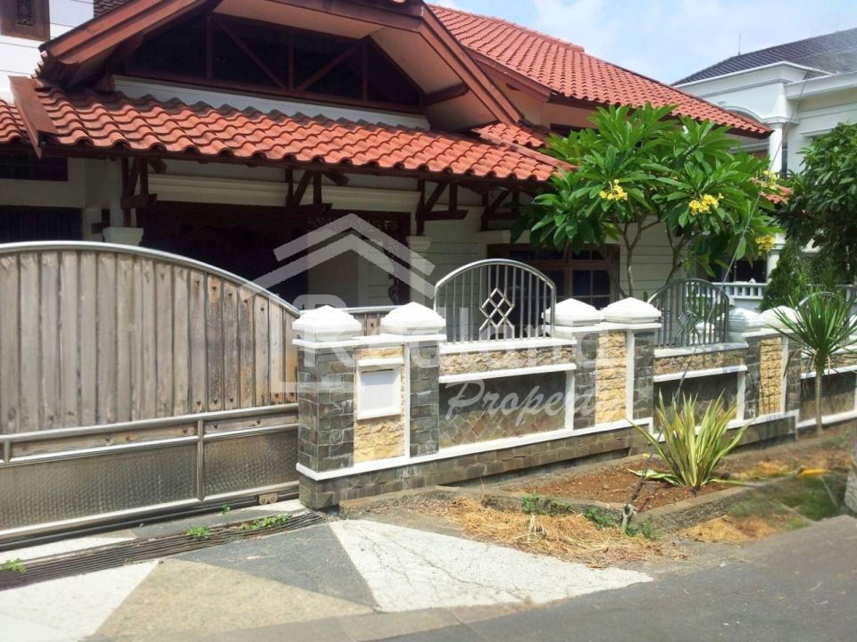 Rumah di Daerah Bukit Sari , Semarang ( Jo 8768S )