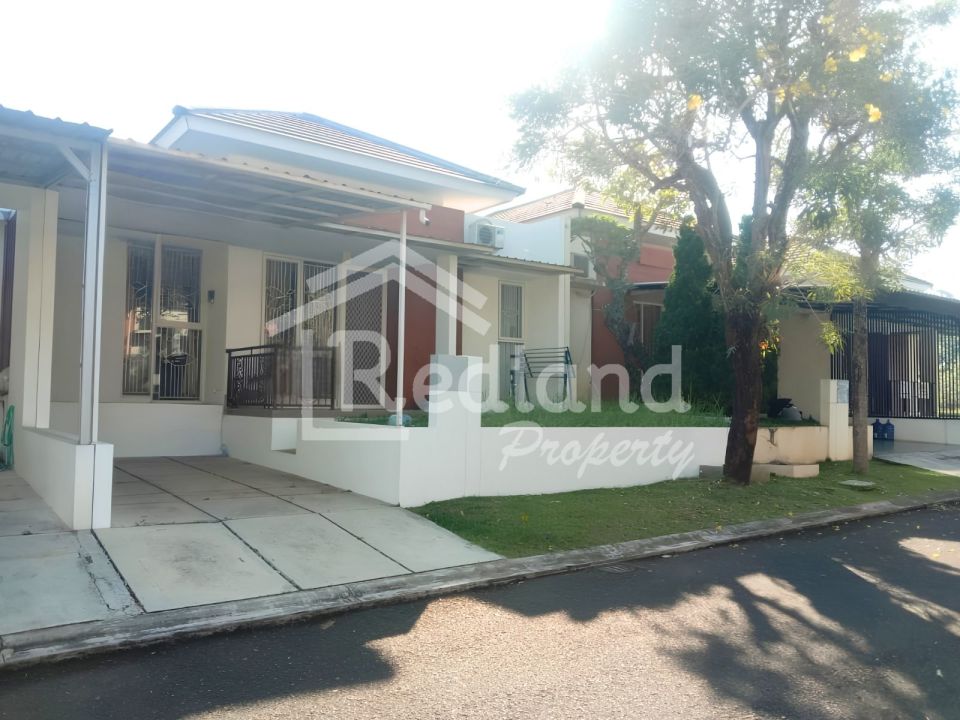 Rumah di Ivy Park Citraland Bsb , Semarang ( Vn 8833)