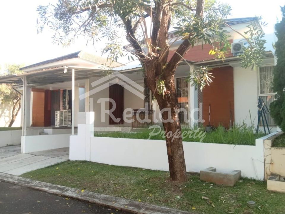 Rumah di Ivy Park Citraland Bsb , Semarang ( Vn 8833)
