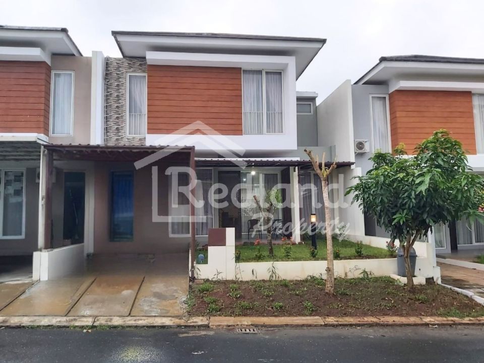 Rumah di Ivy Park Citraland Bsb , Semarang ( Vn Tt 8717 )