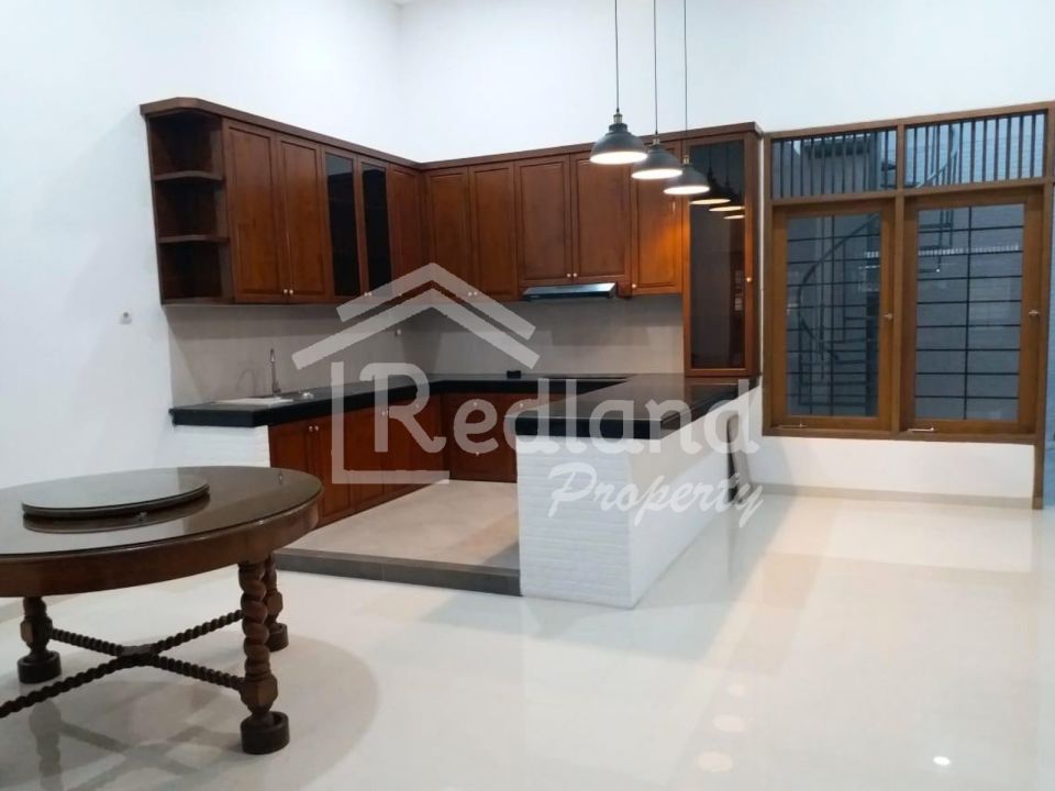 Rumah di Puri Anjasmoro , Semarang ( Si 8780 )