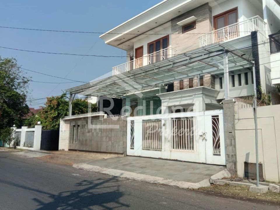 Rumah di Daerah Brumbungan , Semarang Tengah ( Si 8806S)