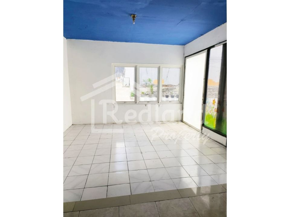 Rumah di Daerah Banyumanik , Semarang ( De 8790 )
