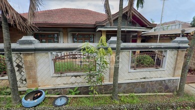 Rumah Elite di Kawasan Bukit Sari, Semarang, LB 290m², Harga 4,8 Miliar