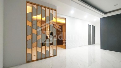 Rumah Elegan di Tembalang, Semarang, 3 Kamar Tidur, LT 397m²