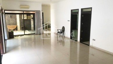 Rumah Elegan di Candisari, Semarang, 6 Kamar Tidur, LT 1125m²