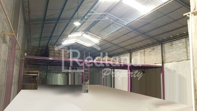 Gudang di Untung Suropati , Semarang ( Me 8088 )