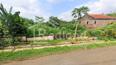 Tanah Dekat Pasar Kawasan Mijen, Ideal untuk Mendirikan Usaha