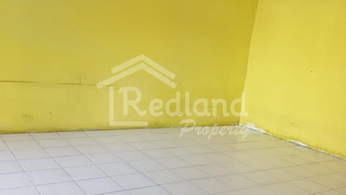 Ruko di daerah Woltermonginsidi , Semarang ( Me 7678S )