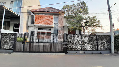 For Sale rumah Premium di Palmerah, Jakarta Barat - LT 211m²