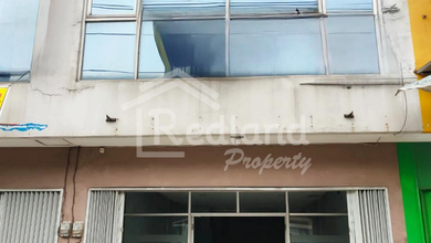 Ruko di daerah Tugu , Semarang ( Me 7725 )