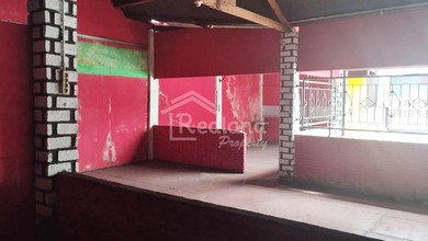Ruang Usaha di Tentara Pelajar , Semarang ( Me 7762 )
