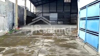 Gudang di Jl Majapahit , Semarang ( Jo 8485 )