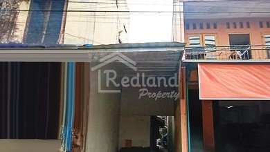 Rumah Modern LT 137 Jual di Banyumanik, Semarang
