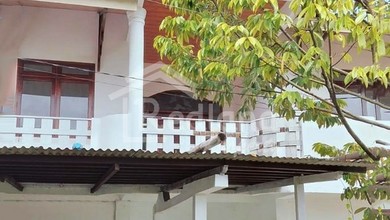 Rumah Elegan di Bukit Sari, Semarang, 7 Kamar Tidur, LT 200m²