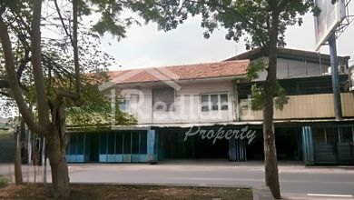 Ruang Usaha di Mt Haryono , Semarang ( Jo 8835 )