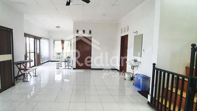Rumah di Puri Anjasmoro , Semarang ( Jo 8812 )
