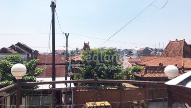 Rumah Elit Luas 251 m2, area Tembalang, Semarang