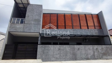 Penawaran Eksklusif, rumah Mewah di Candisari, Semarang, LB 525m²