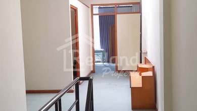 Ruko di Mt Haryono Pusat Bisnis Tengah Kota, Semarang Hl Ls 6111S