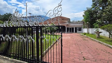 For Sale rumah Mewah di Ungaran Barat, Semarang - LT 880m²