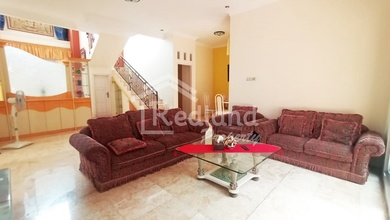 Rumah Mewah di Banyumanik, Semarang, 5 Kamar Tidur, LT 220m²