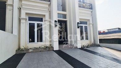 Kesempatan Rumah di Ngaliyan, Semarang, LB 180m², Harga 2,5 Miliar