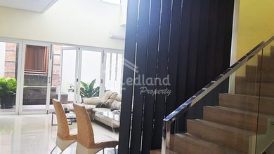 Rumah Eksklusif LT 214 m2, di Bukit Sari, Semarang