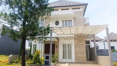 Rumah Megah Furnished Lokasi Strategis Kawasan BSB City