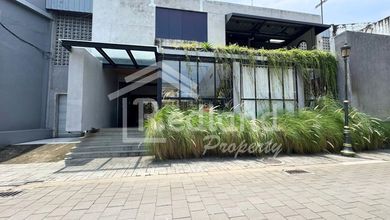 Ruang Usaha di Kota Lama , Semarang ( Vn 8522 )