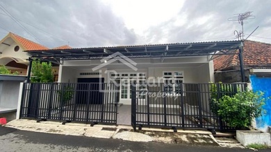 Rumah Favorit di Semarang Barat, Semarang, 4 KT, Harga 2,2 Miliar