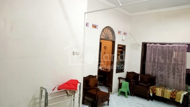 Rumah Eksklusif Semi Furnished Lokasi Strategis Kawasan Pleburan