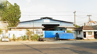 Gudang di Jalan Raya Solo Sragen, Karanganyar Si Me Vn 5798 