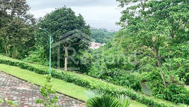 Rumah Mewah Luas 484 m2, di Candisari, Semarang