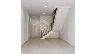 Dijual Ruko Tiga Lantai Lokasi Prima 