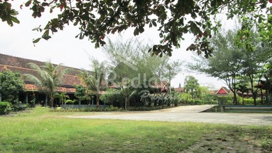 Gedung Komersil Lokasi Oke 600m2 Dijual di Kaliwungu