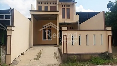 Kesempatan Rumah di Pudak Payung, Semarang, LB 180m², Harga 600 Juta