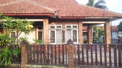 Rumah Elegan di Ungaran Timur, Semarang, 5 KT, LT 374m²