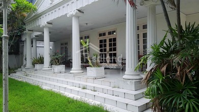 Penawaran Eksklusif, rumah Prestisius di Gajah Mungkur, Semarang, LB 750m²