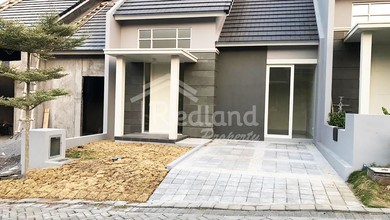 Kesempatan Rumah di Tembalang, Semarang, LB 90m², Harga 1 Miliar