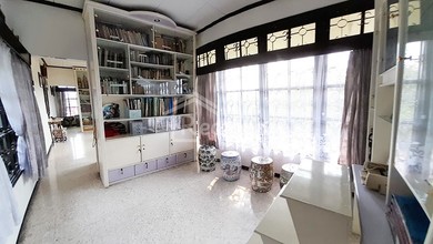 Kesempatan Eksklusif, rumah Mewah di Banyumanik, Semarang, LB 270m²