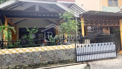 Kesempatan Rumah di Wonodri, Semarang, LB 160m², Harga 1,9 Miliar