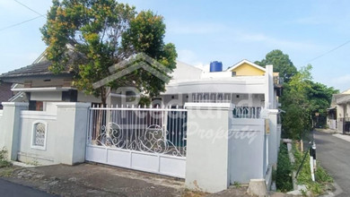 Rumah Elegan di Banyumanik, Semarang, 5 Kamar Tidur, LT 368m²