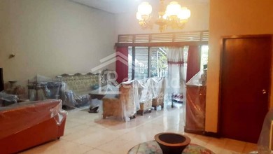 Rumah Area Luxury Semarang Barat, Semarang - Harga Menarik 3,95 Miliar