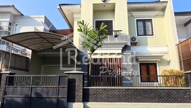 Rumah Mewah di Sukomanunggal, Surabaya, 5 KT, LT 176m²
