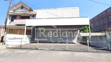 Ruang Usaha di Jenderal Sudirman , Semarang ( De 8924 )