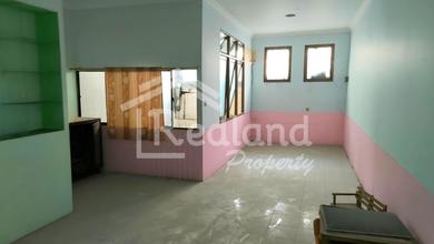 Rumah di Daerah Kranggan , Semarang ( De 8905 )