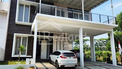 Rumah Area Luxury Ngaliyan, Semarang - Harga Menarik 3,8 Miliar