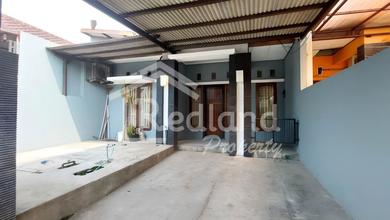 Rumah di Perum Tamansari Majapahit , Semarang ( De 8922 )