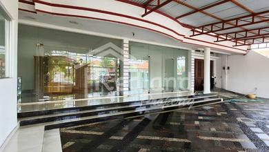 Ruang Usaha di Abdulrahman Saleh , Semarang ( Jo 8944 )